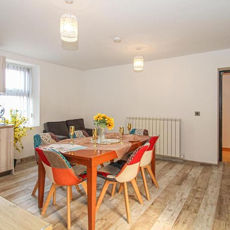 Deluxe Apartment Lanark Bagian luar foto