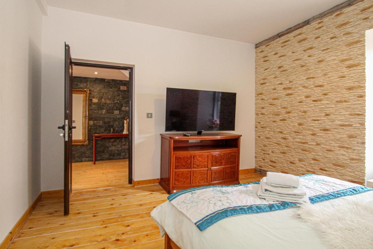 Deluxe Apartment Lanark Bagian luar foto